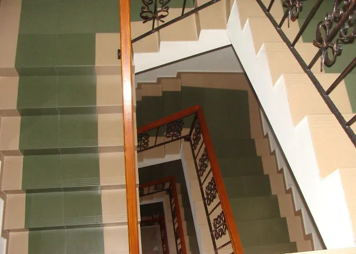 Uzunski 3* 스몰랸